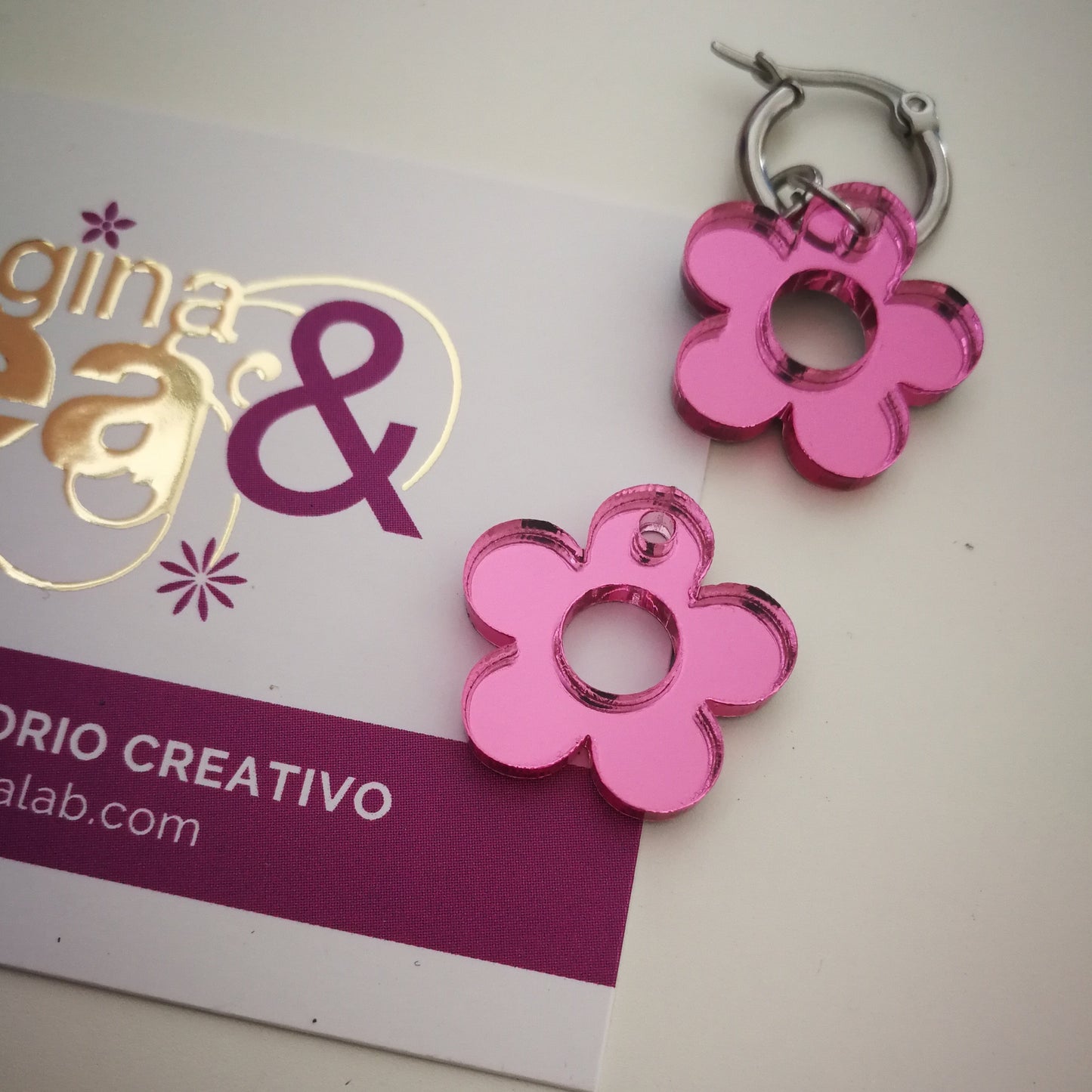 Fiori con buco