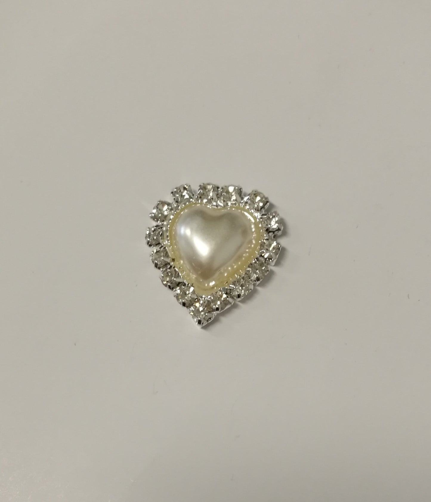 STRASS CUORE CON PERLA E CRISTALLI